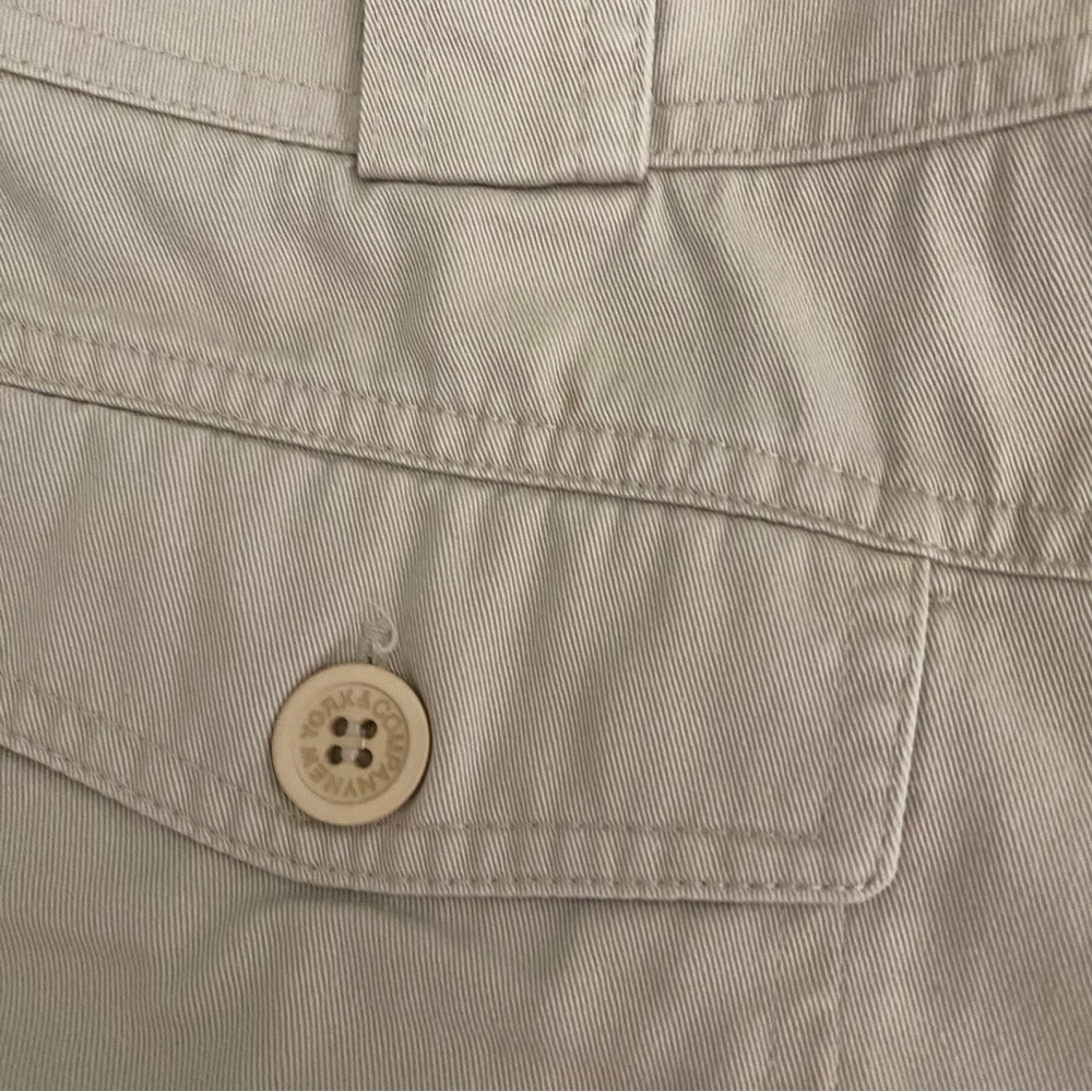 New York and Company tan shorts; Size 2 - Picture 4 of 7